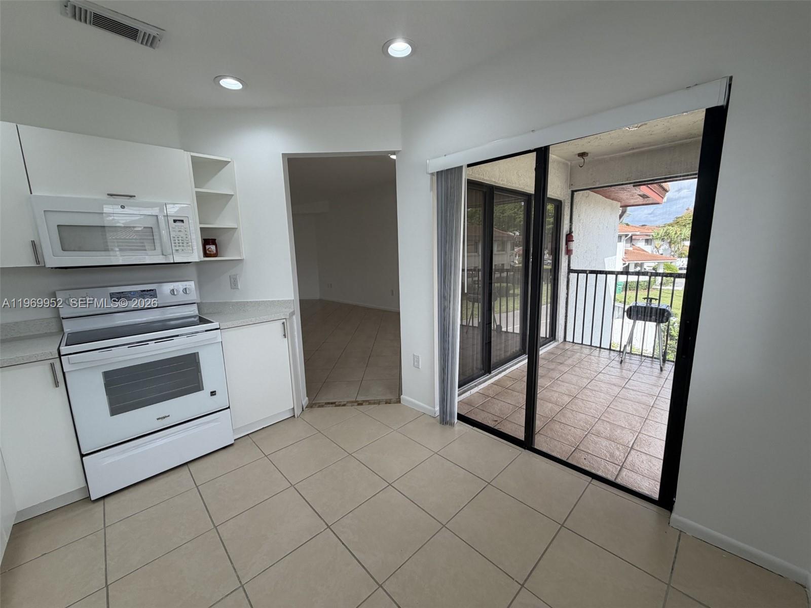 ESPRIT CONDO II - Residential Lease