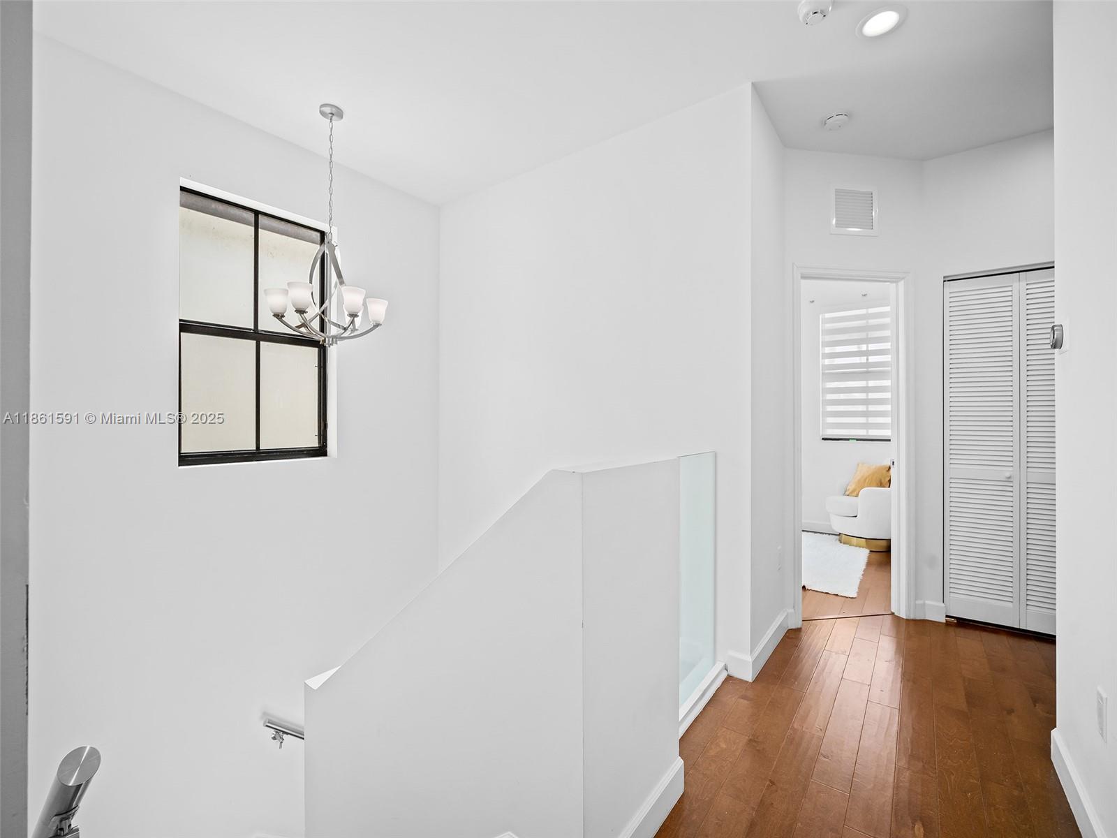 VINTAGE ESTATES - Residential