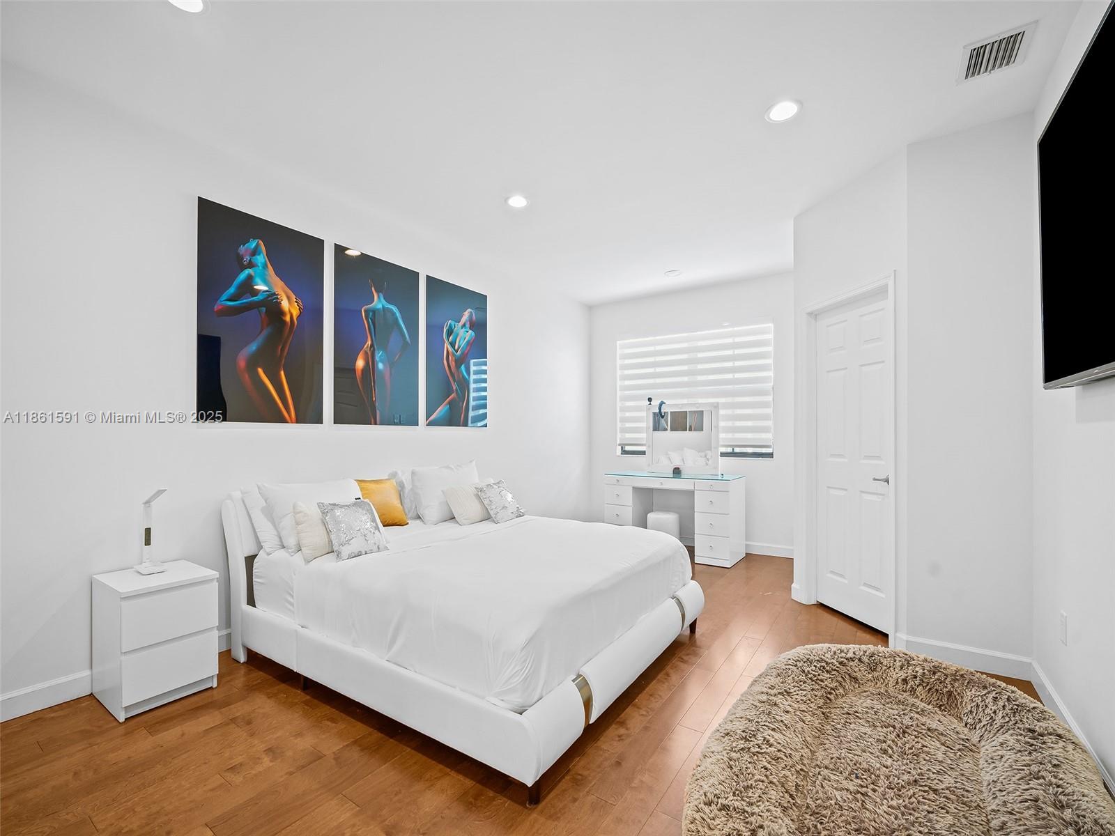 VINTAGE ESTATES - Residential