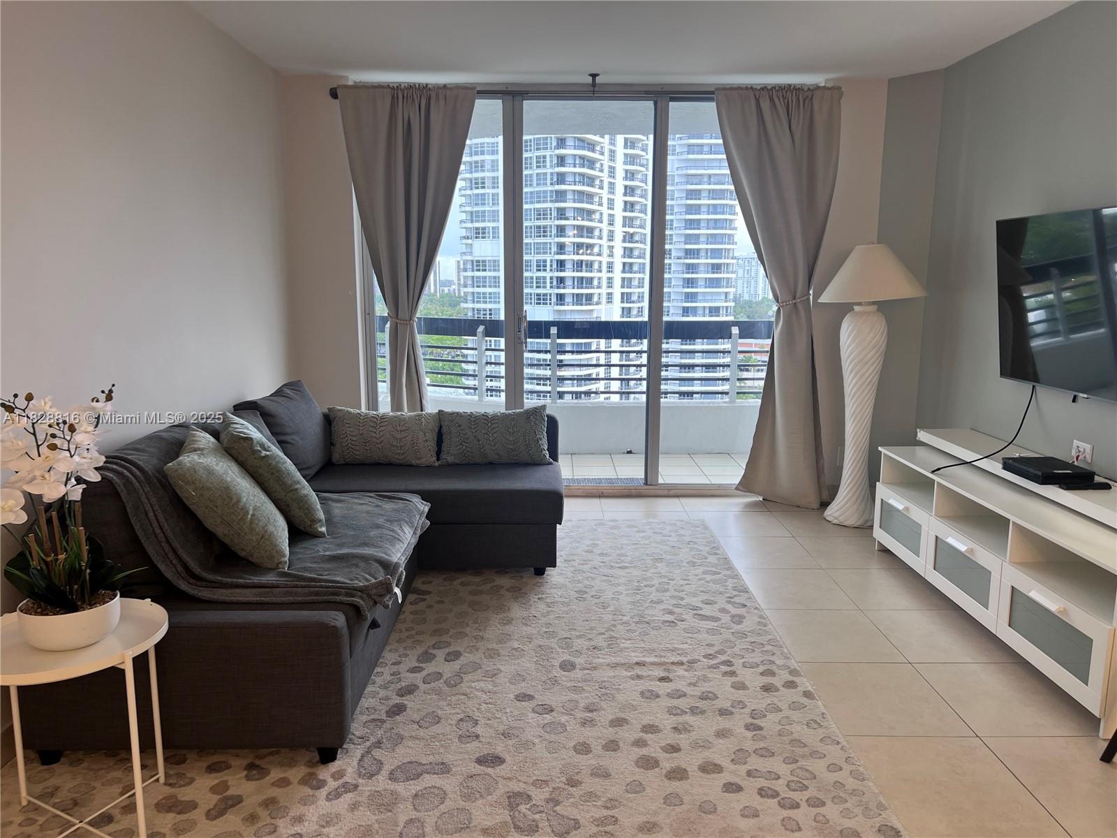 3600 Mystic Pointe Dr 1510