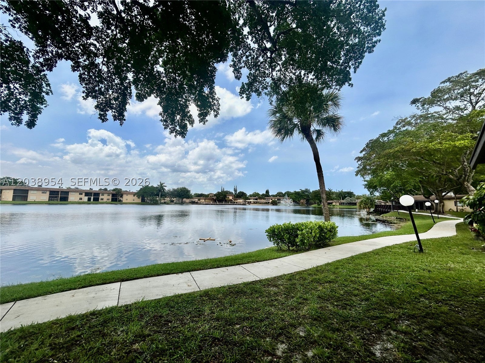 416 Briarwood Cir