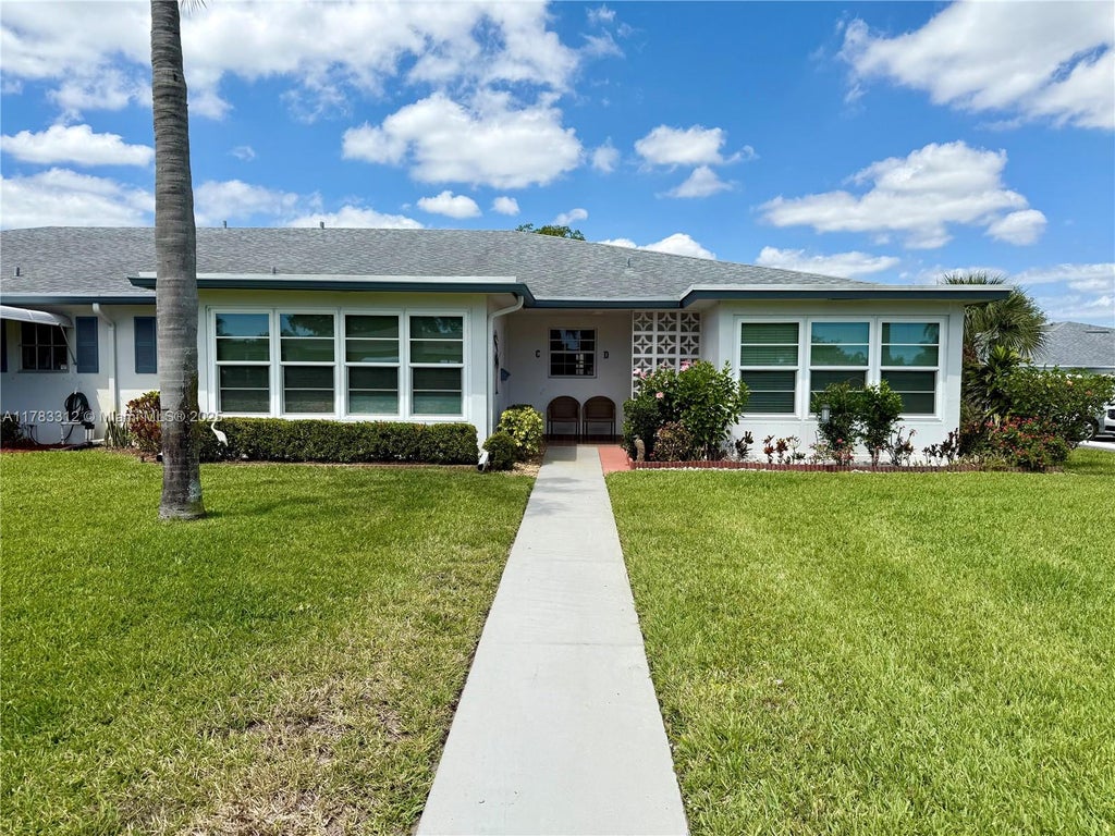 Photo of 1075 Circle Dr #D, Delray Beach, FL 33445 (MLS # A11783312)