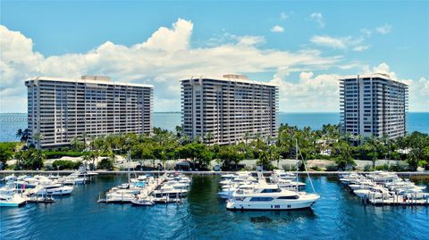 Condominium in Miami FL 3 Grove Isle Dr.jpg