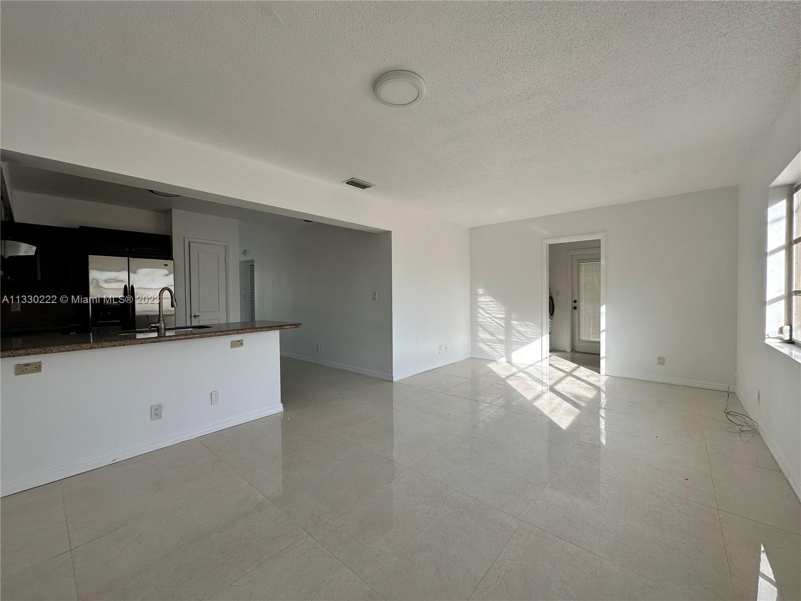 POMPANO PALMS - Residential Lease