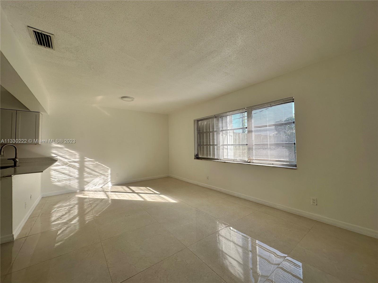 POMPANO PALMS - Residential Lease