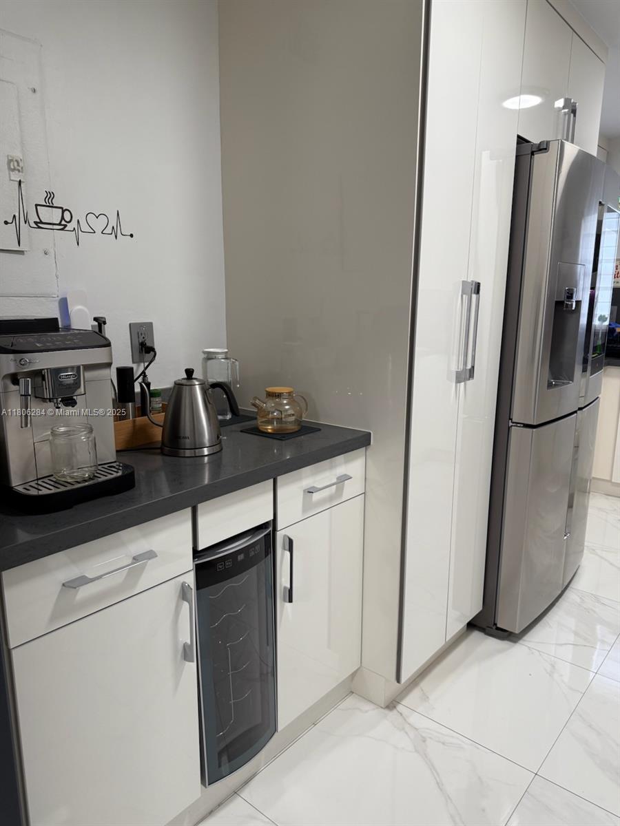 WESTVIEW CONDOMINIUM NO O - Residential