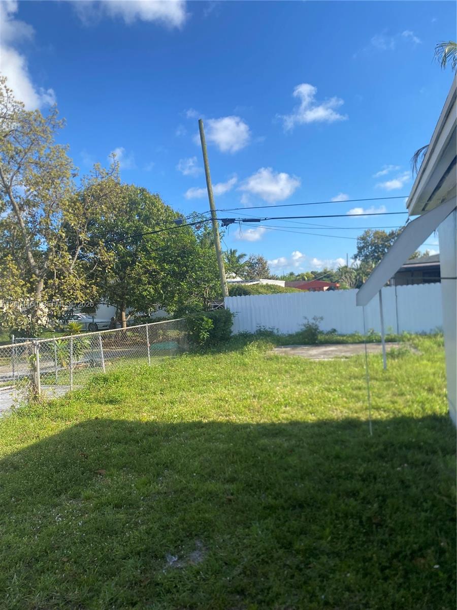 BISCAYNE GARDENS SEC F PA - Residential Lease