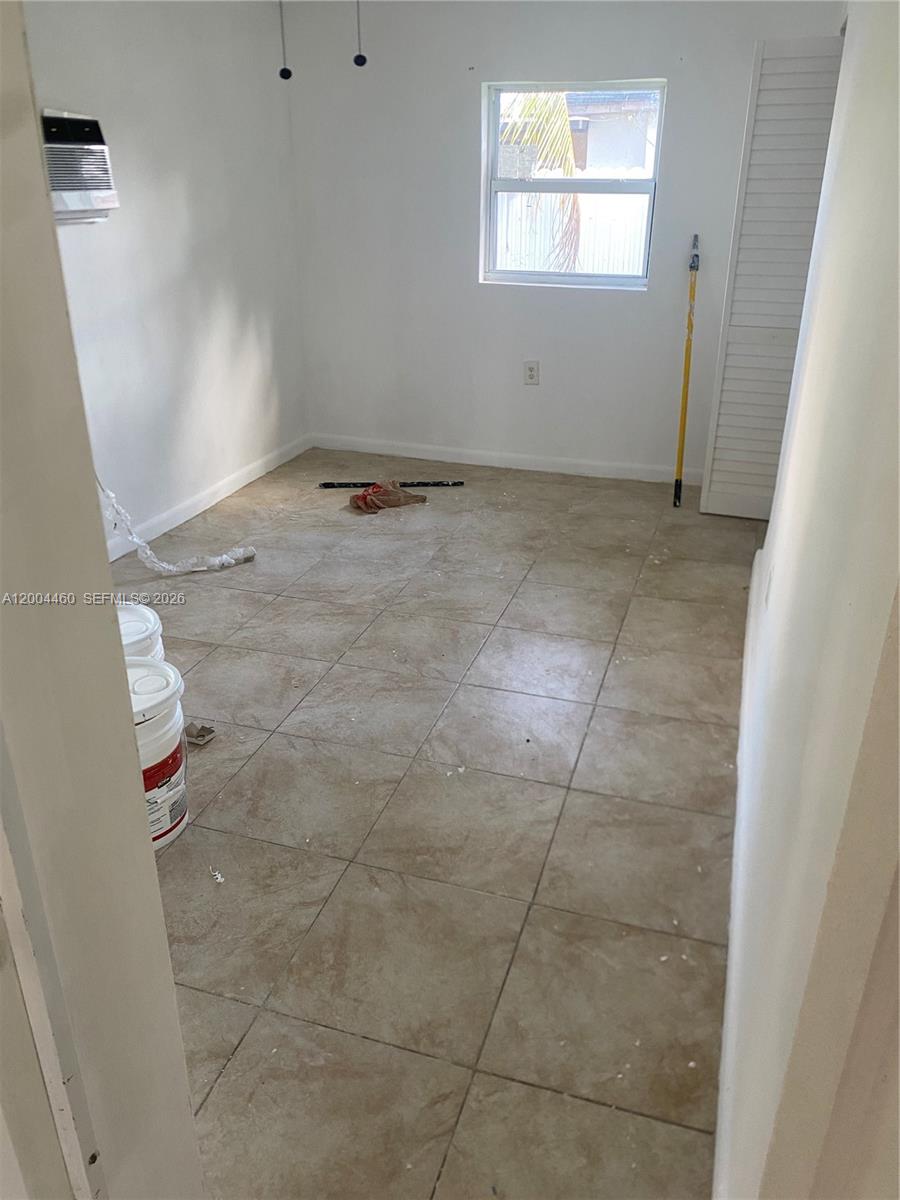 BISCAYNE GARDENS SEC F PA - Residential Lease