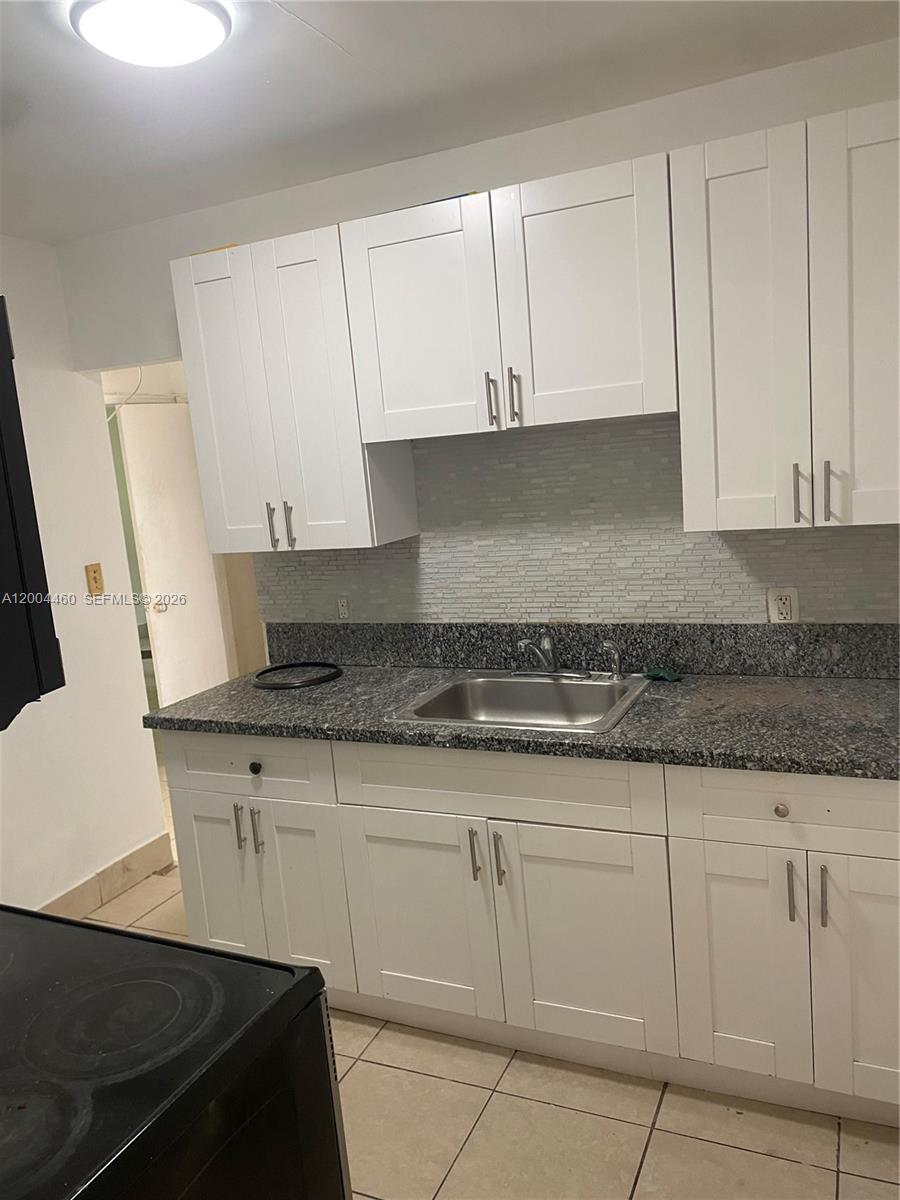 BISCAYNE GARDENS SEC F PA - Residential Lease
