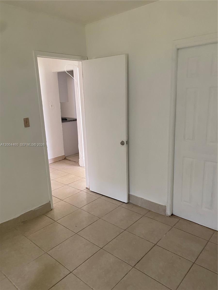 BISCAYNE GARDENS SEC F PA - Residential Lease