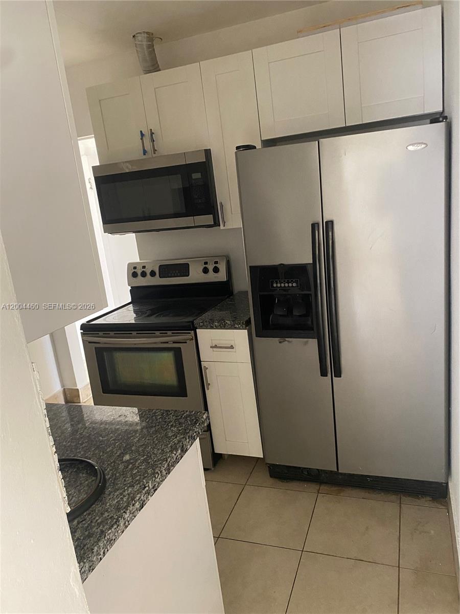 BISCAYNE GARDENS SEC F PA - Residential Lease