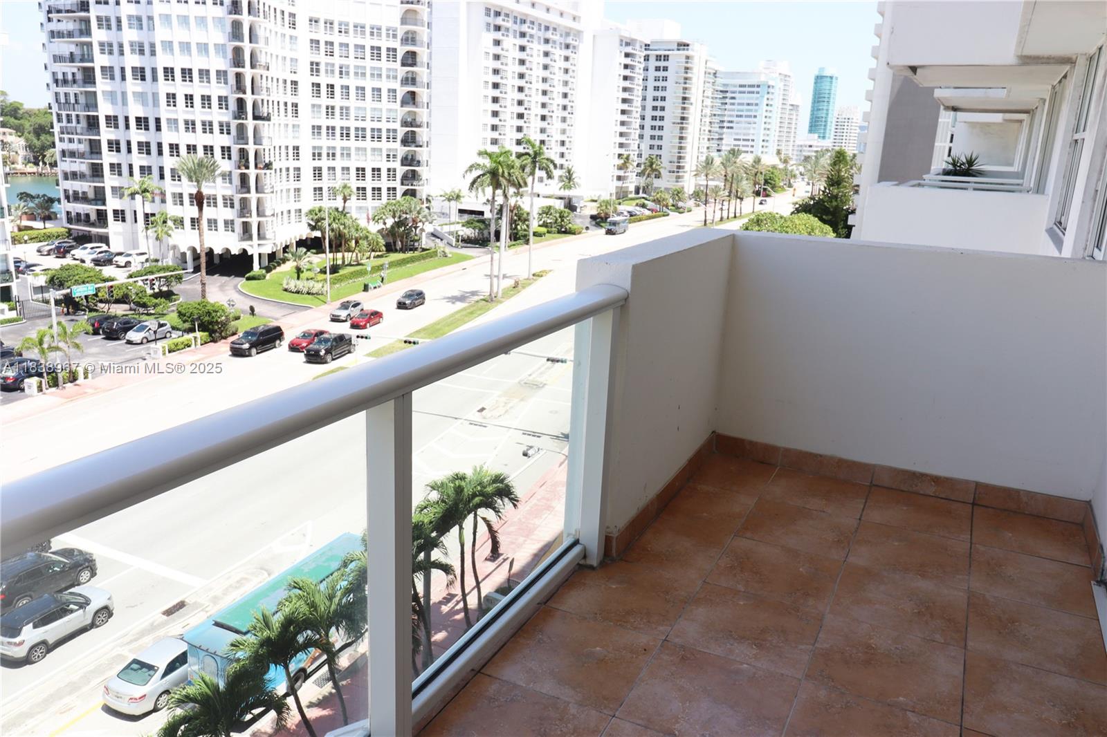 5601 Collins Ave 720