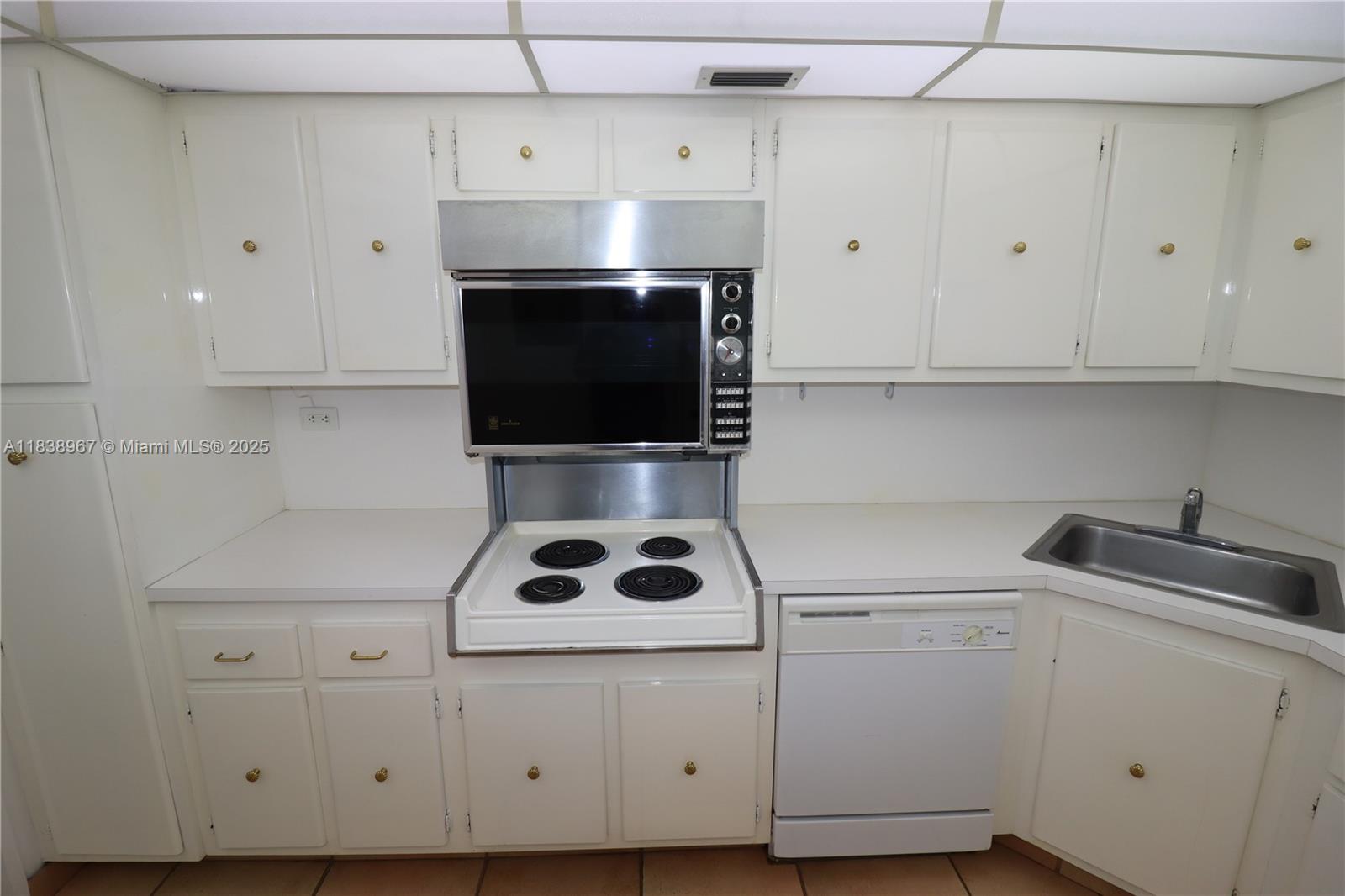 THE PAVILION CONDO - Residential