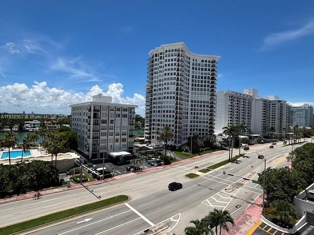 5601 Collins Ave 720