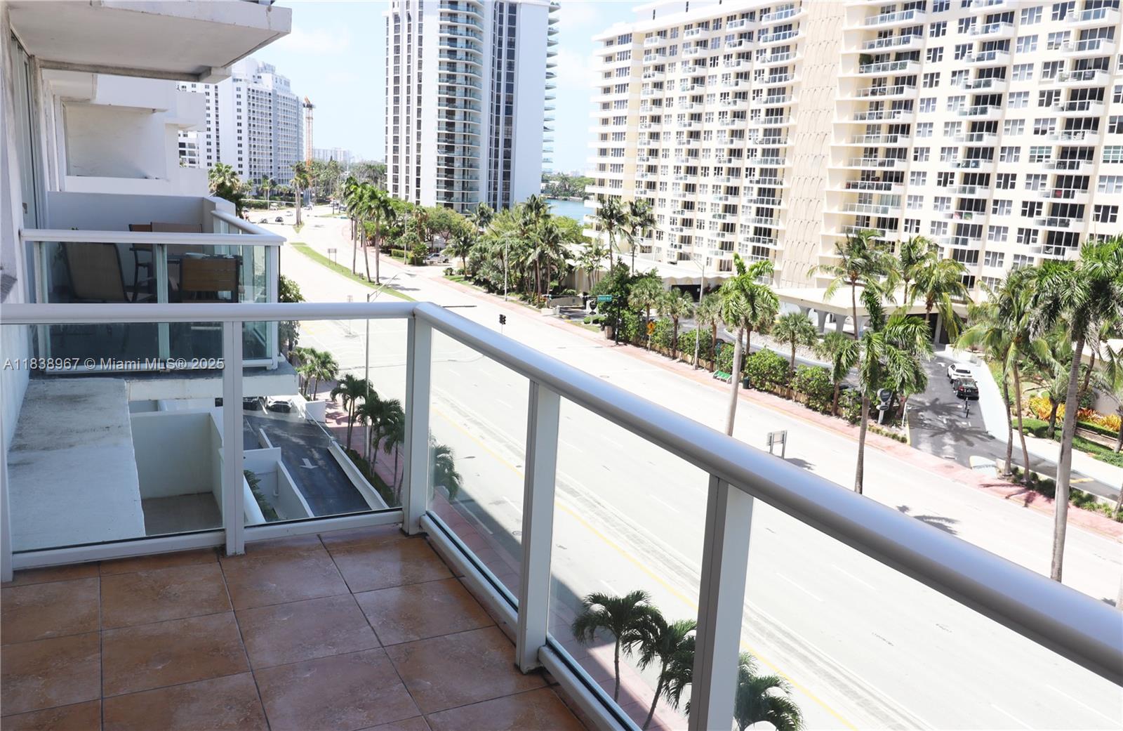 5601 Collins Ave 720
