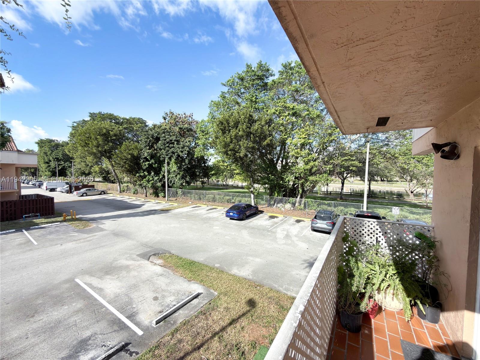 THE SEASONS VILLAS & THMS - Residential