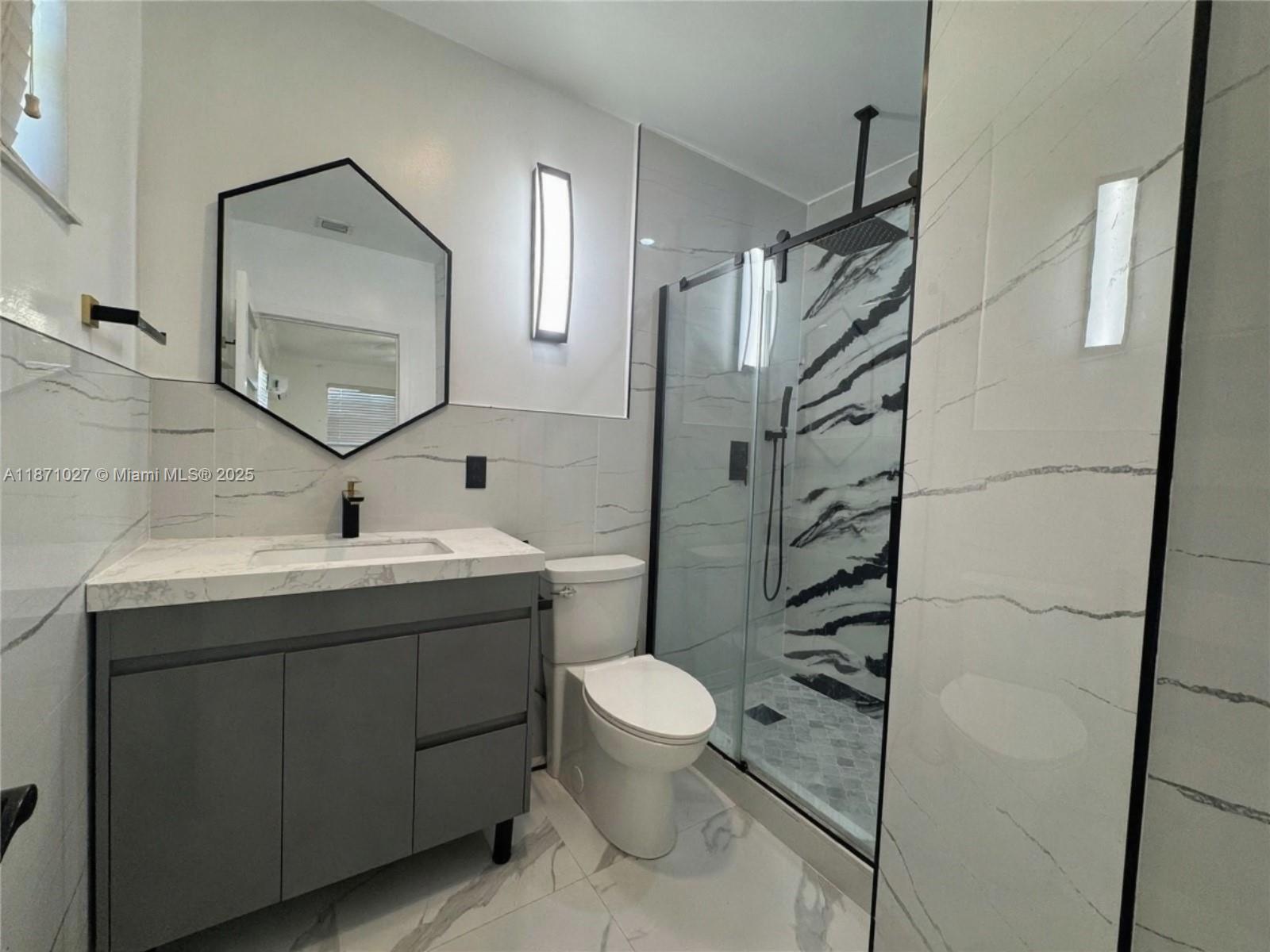 PINE TREE MANOR SEC 1 - Residential