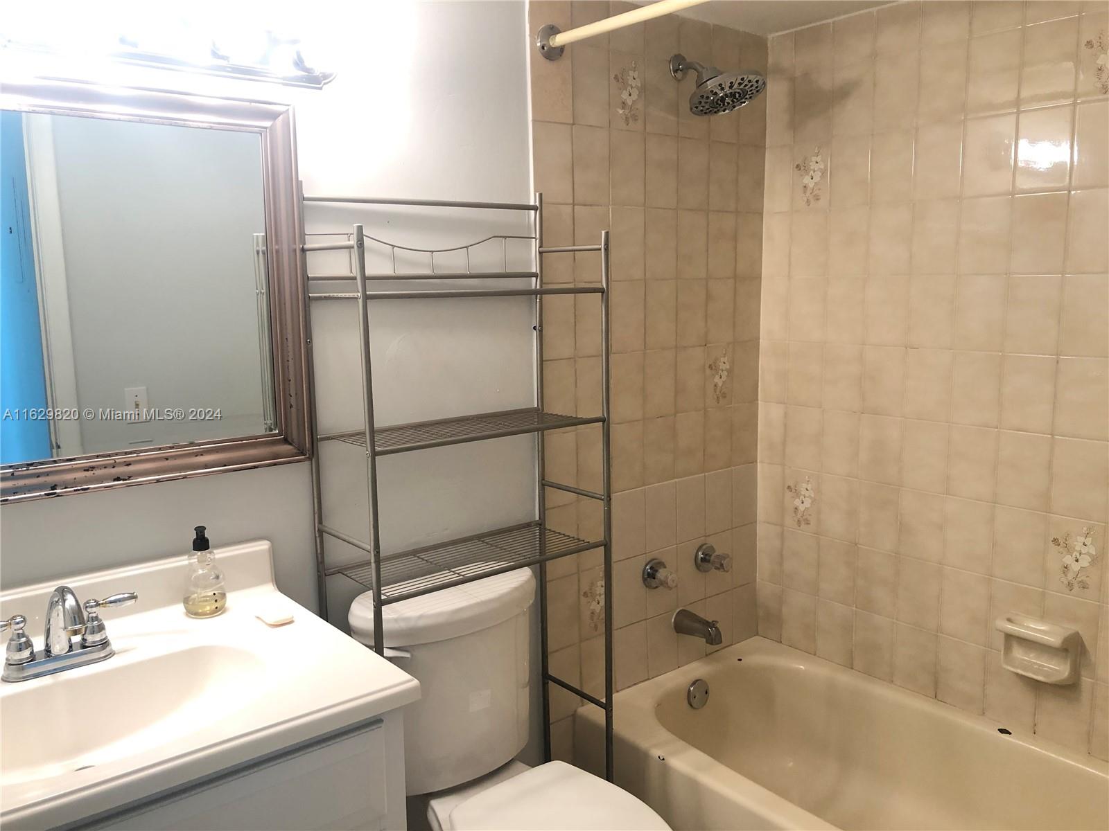 INTERNATIONAL PARK CONDO - Residential Lease