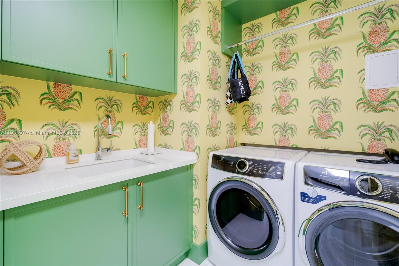 10295 COLLINS AVE RESDNTA - Residential