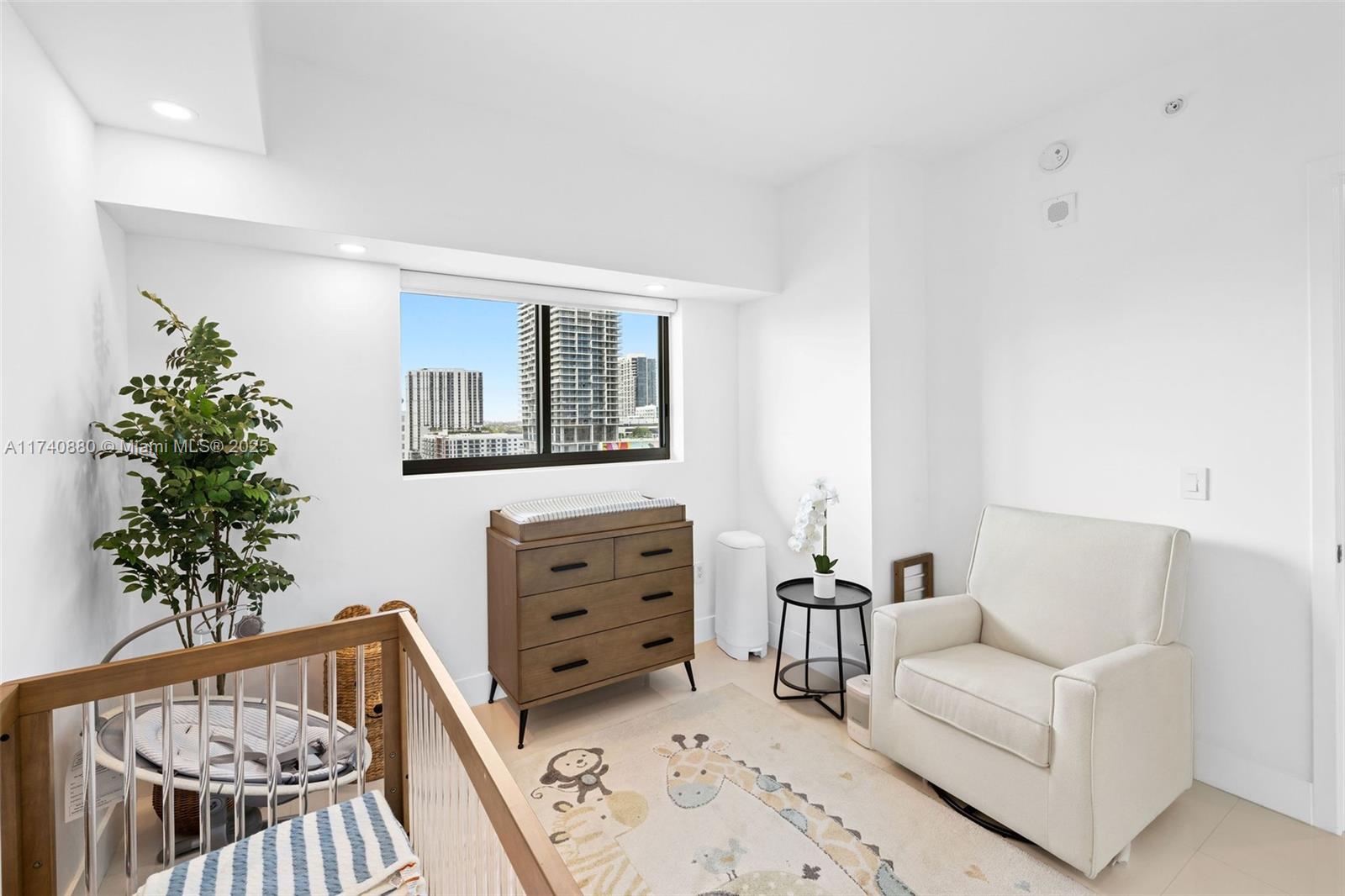 ICON BAY CONDO - Residential