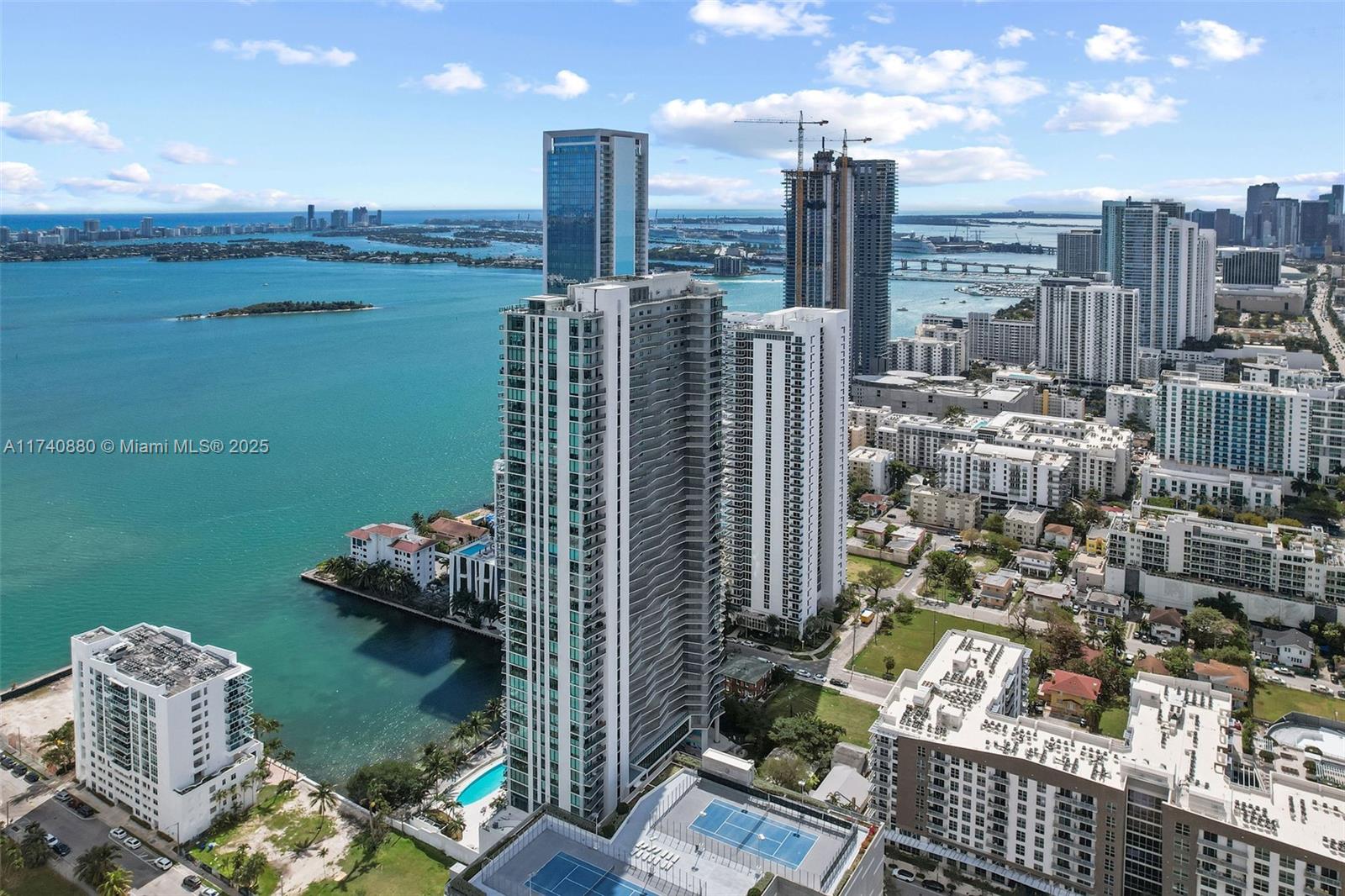 ICON BAY CONDO - Residential