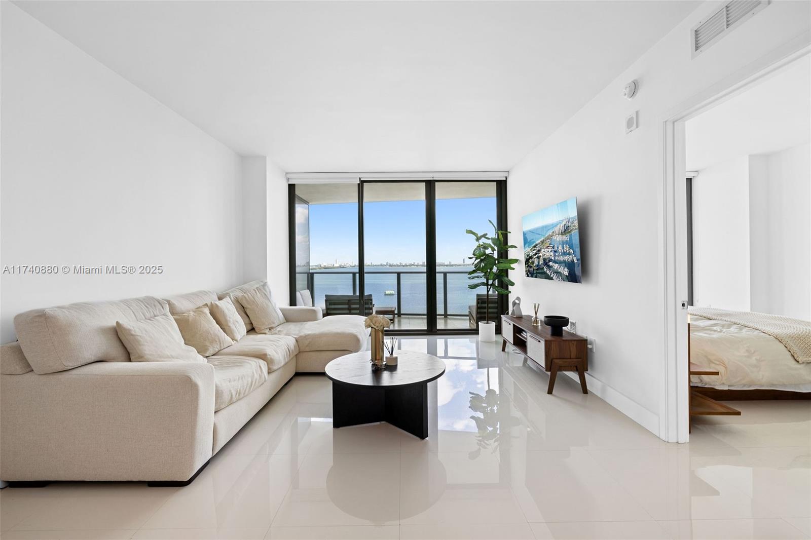 ICON BAY CONDO - Residential