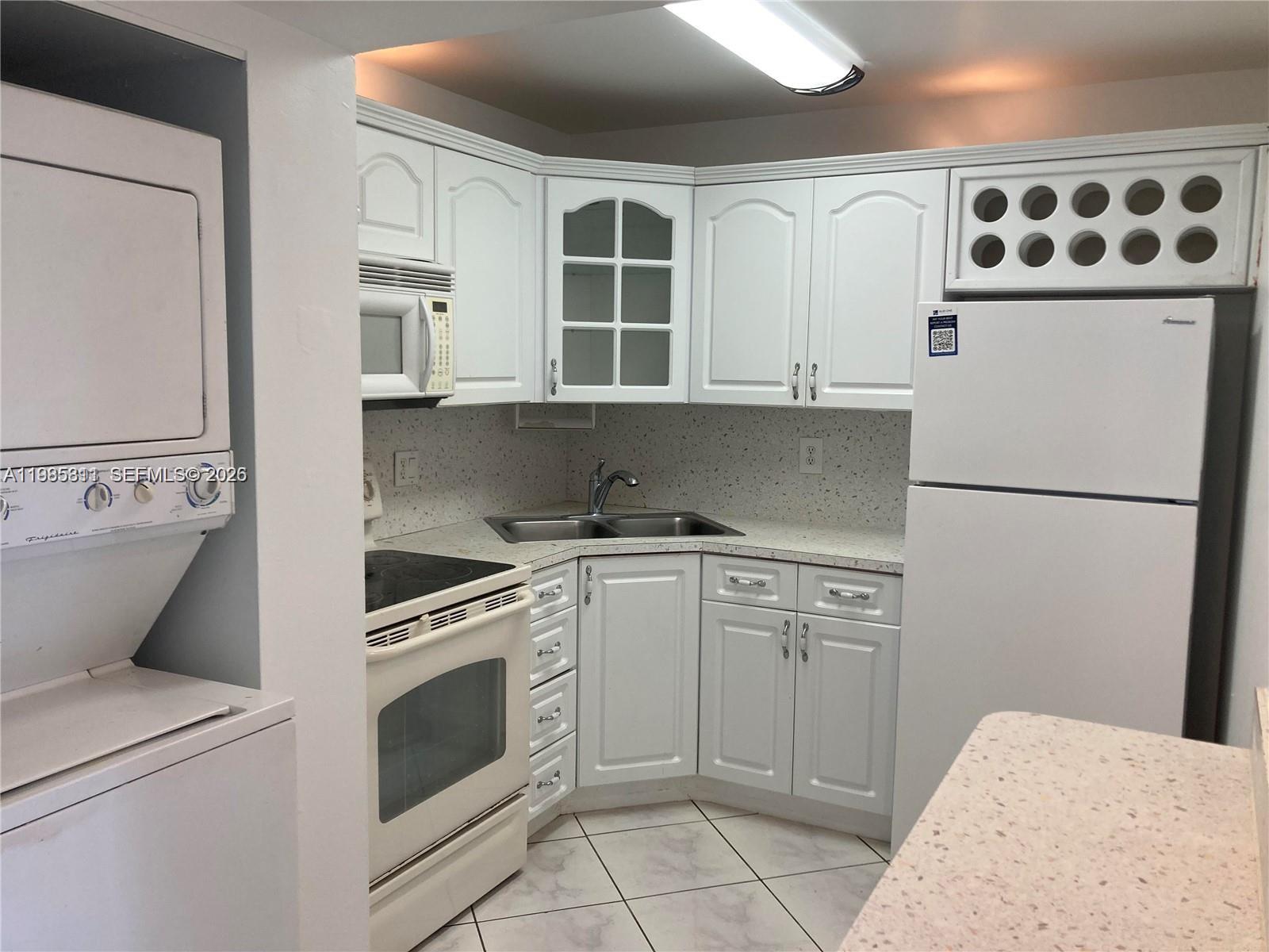 FLAMINGO COURT CONDO - Residential