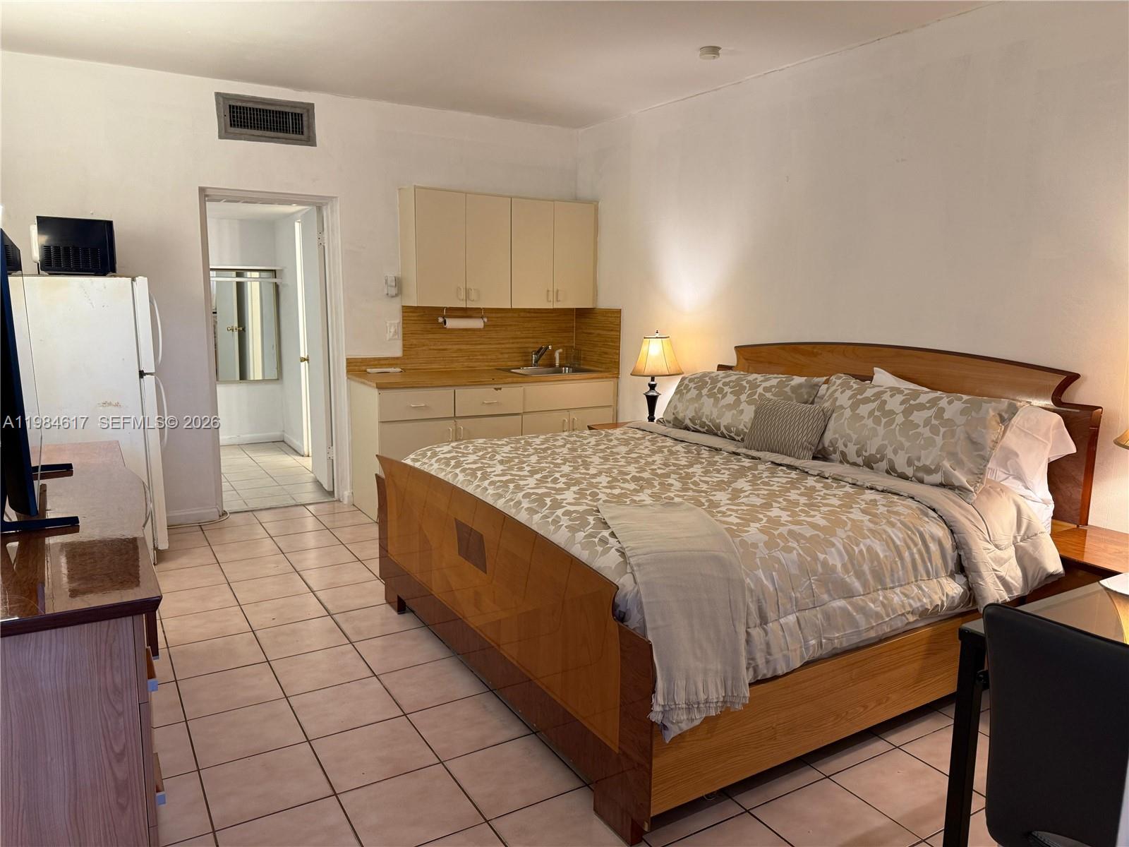 DIPLOMAT GOLF & RACQUET C - Residential Lease