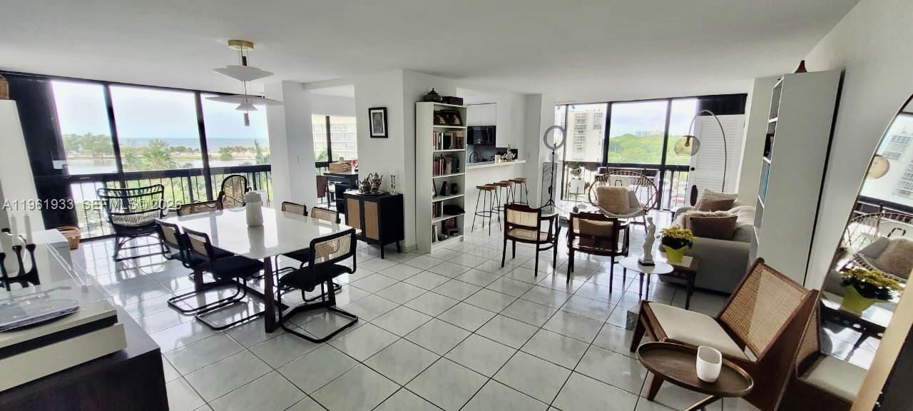 BRICKELL BAY CLUB CONDO - Residential