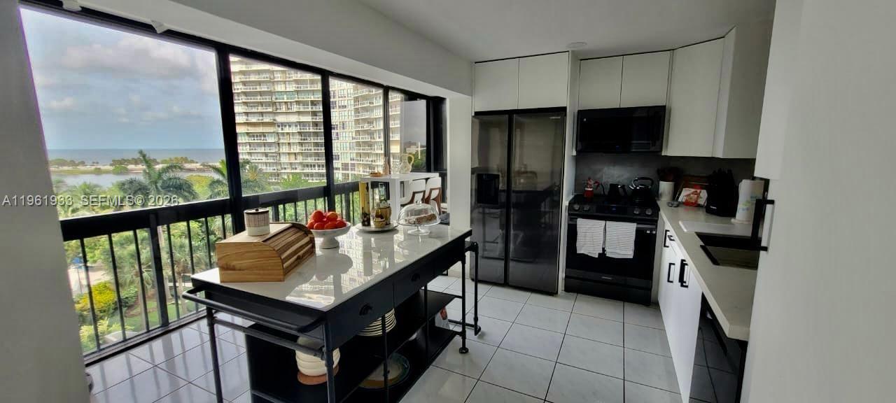 BRICKELL BAY CLUB CONDO - Residential