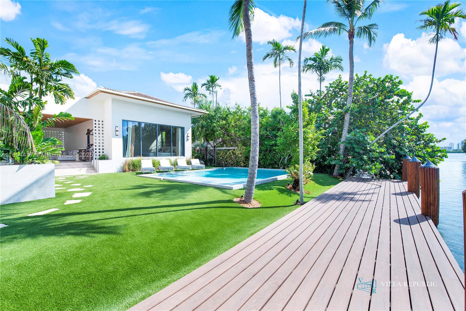 DAVIS HARBOR - Residential Lease