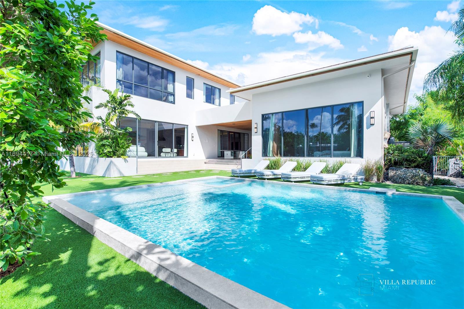 DAVIS HARBOR - Residential Lease