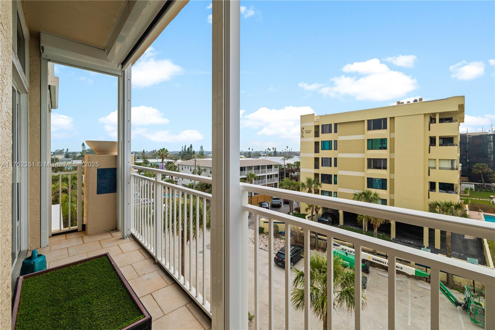 CHEZ SOLEIL CONDO - Residential