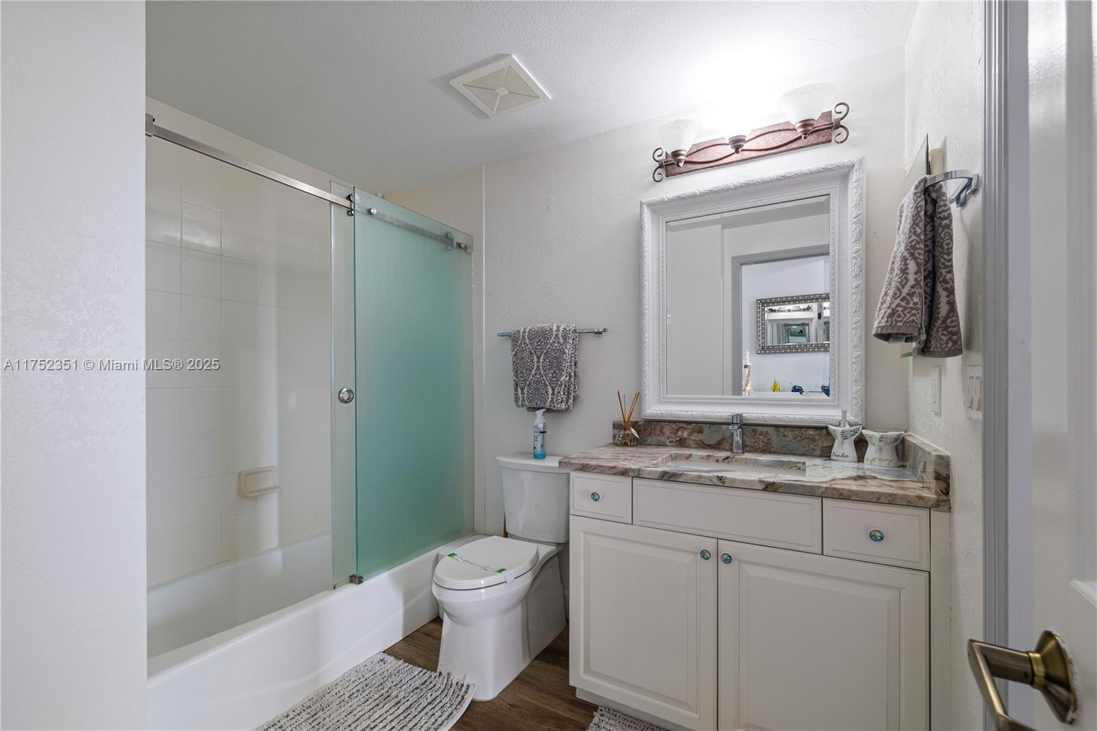 CHEZ SOLEIL CONDO - Residential