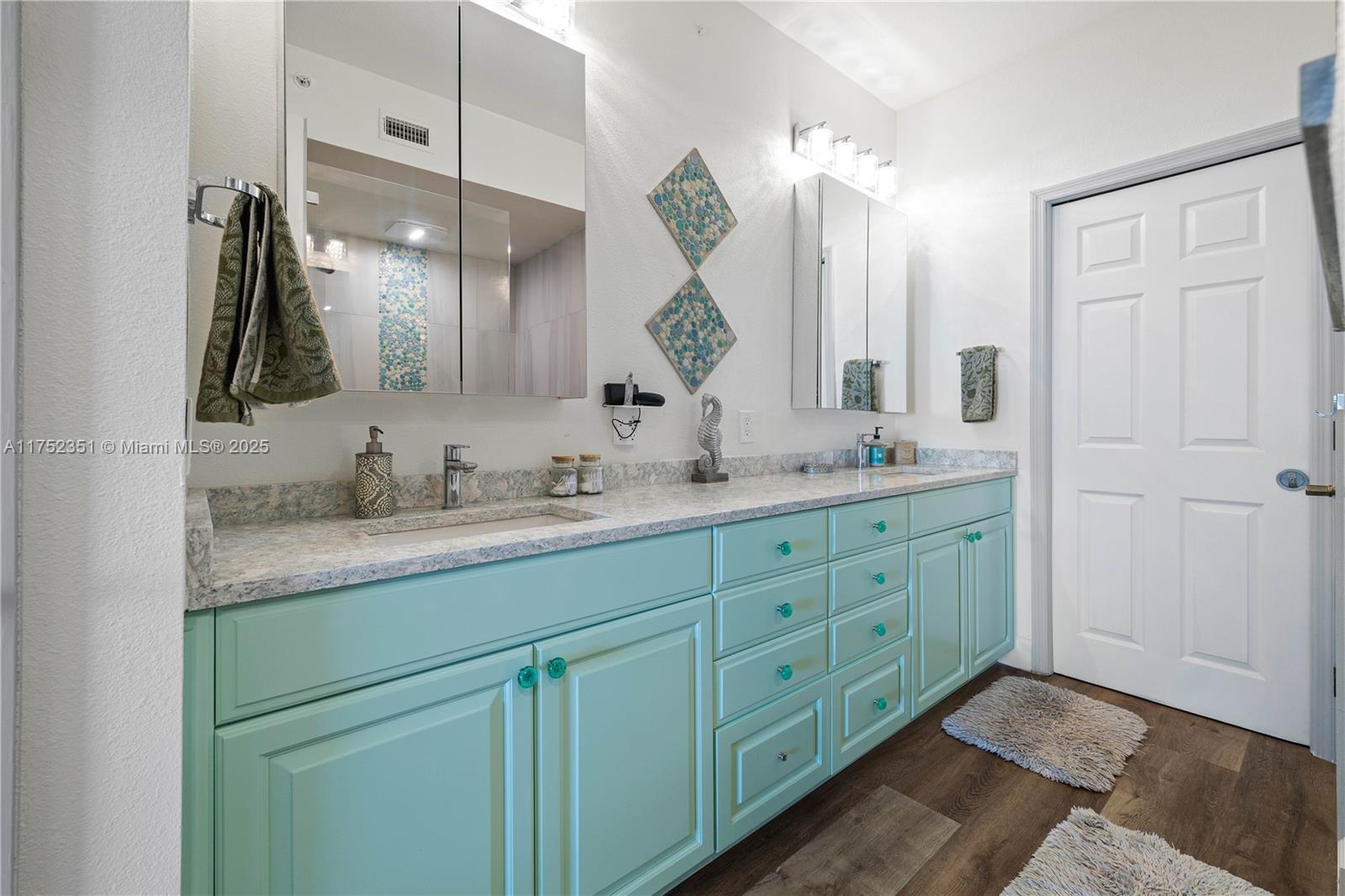 CHEZ SOLEIL CONDO - Residential