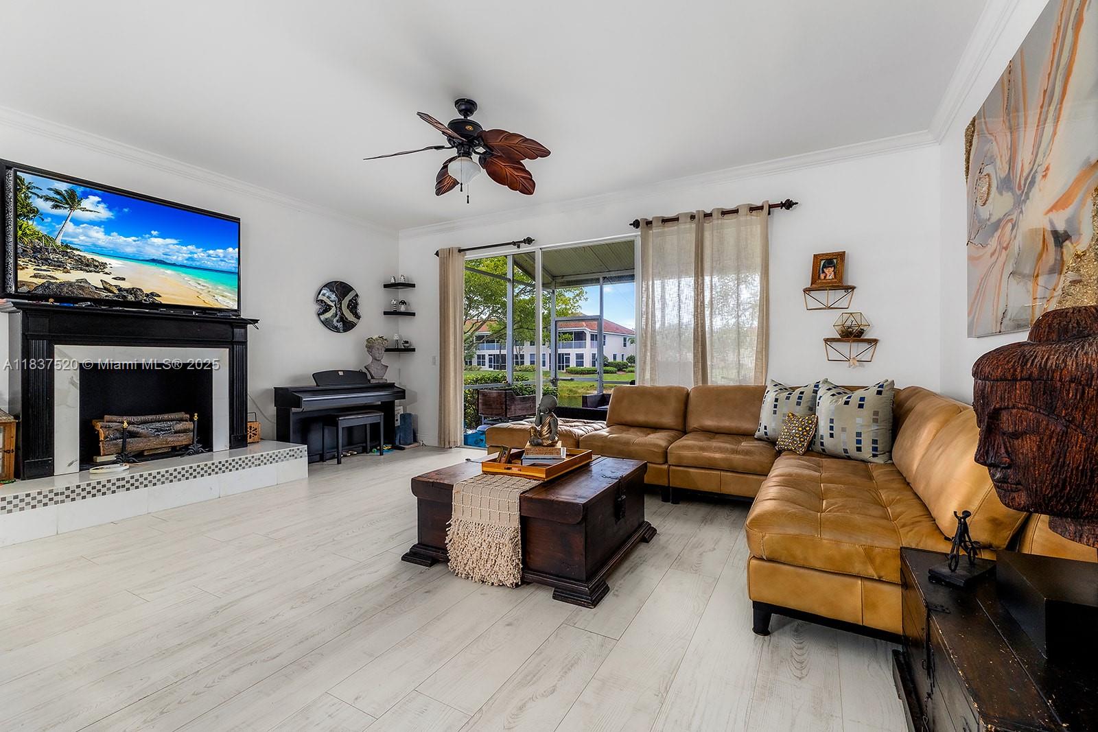 1064 Hampton Cir #54