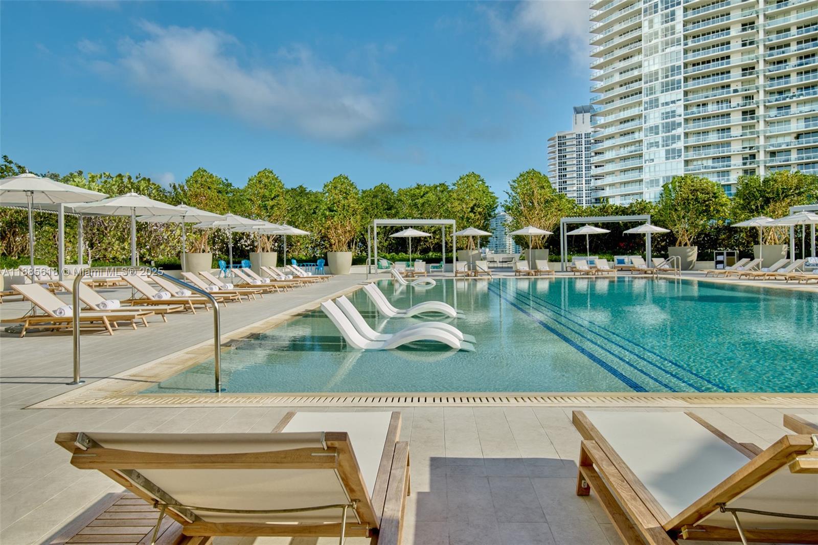 FIVE PARK - Residential Lease