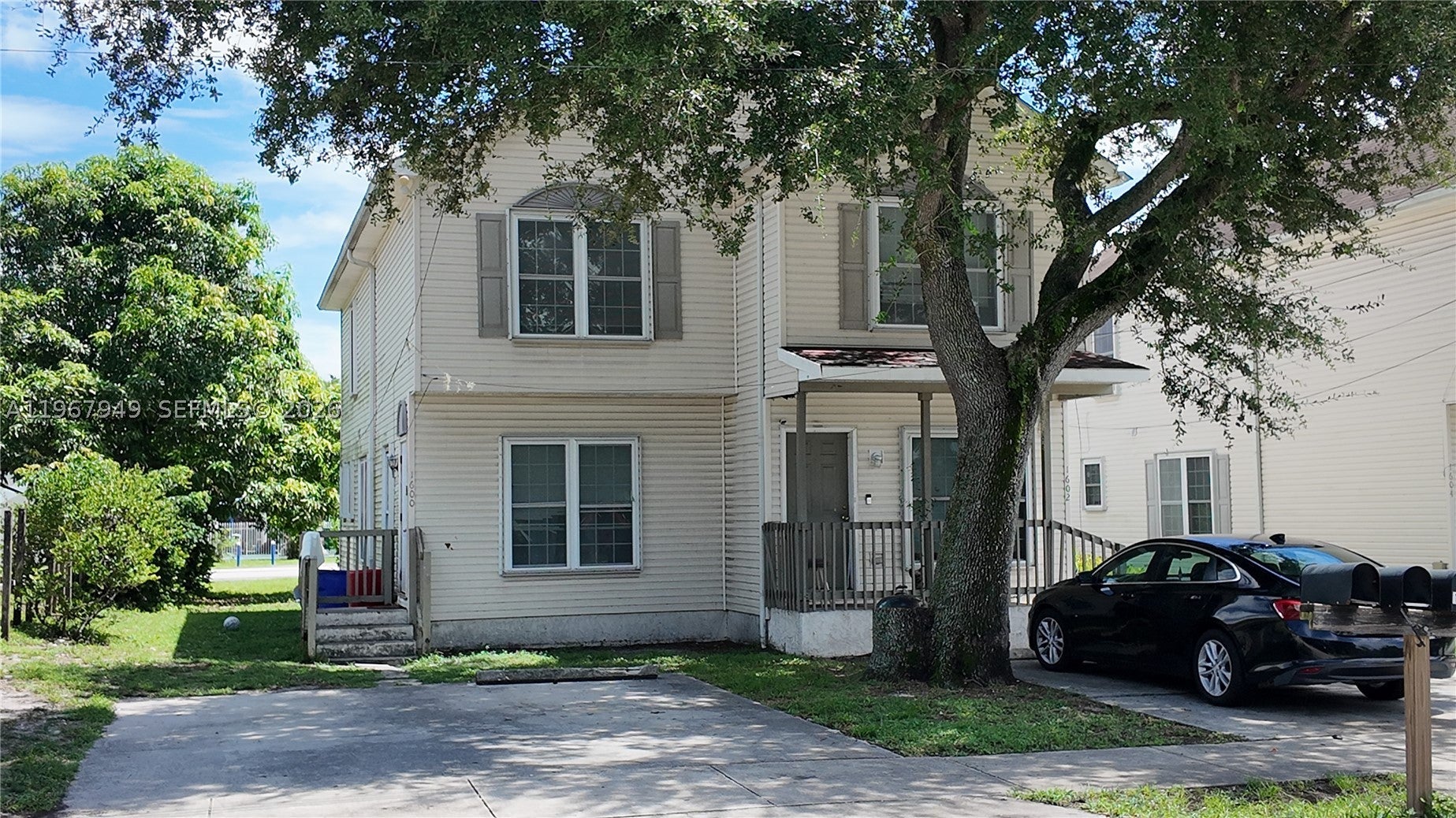 1604 SW 44th Ave