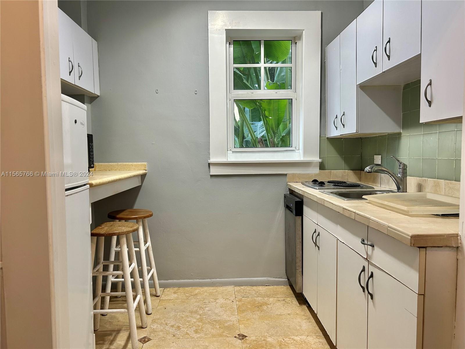 EVERGLADES EAST CONDO - Residential
