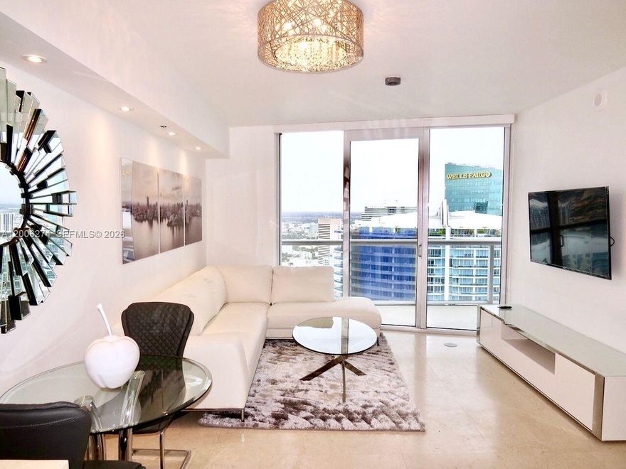 Stunning 1 bed, 1 bath condo at Icon Brickell, offering modern living in the heart of Miami. Close distance to Brickell City Centre, top dining, shopping, and entertainment. Enjoy incredible amenities including a spacious pool, state-of-the-art gym, spa, and more. This sleek, contemporary unit is perfect for anyone seeking both luxury and convenience. With its prime location and exceptional amenities, this condo is sure to go fast. Don't miss out on this incredible opportunity!