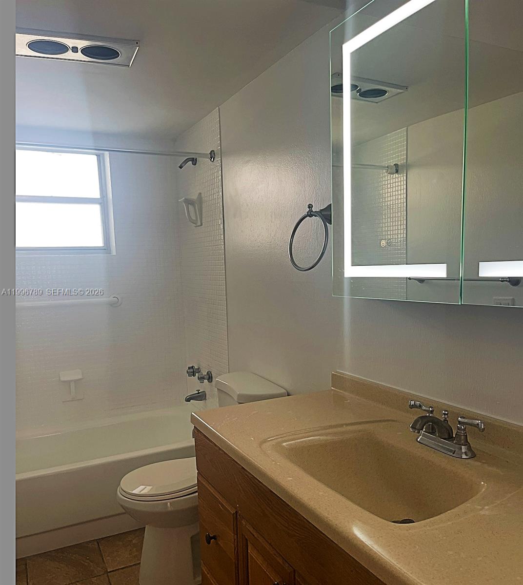 GOLDEN VIEW CONDO - Residential