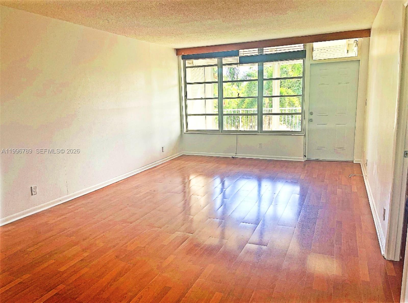 GOLDEN VIEW CONDO - Residential