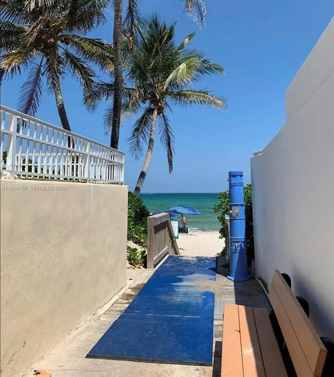 GOLDEN VIEW CONDO - Residential