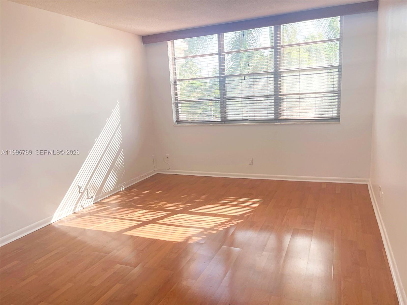 GOLDEN VIEW CONDO - Residential