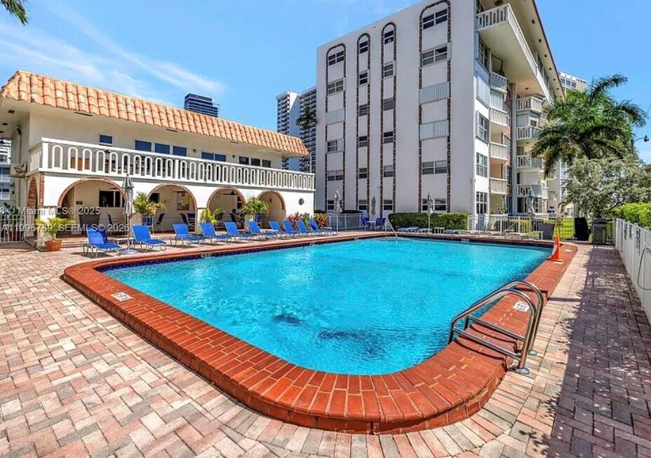 GOLDEN VIEW CONDO - Residential