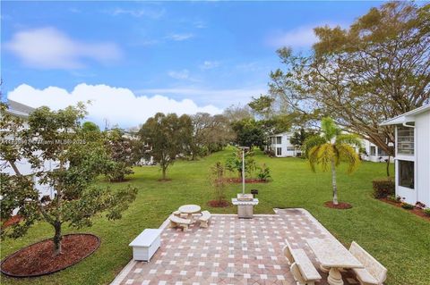 198 Tilford J 198 Deerfield Beach FL 33442