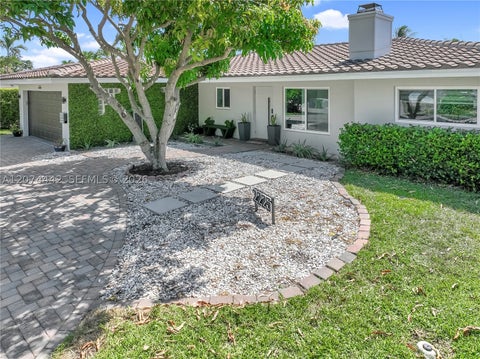Tiny photo for 2225 NE 16th Ave, Wilton Manors, FL 33305 (MLS # A12074442)