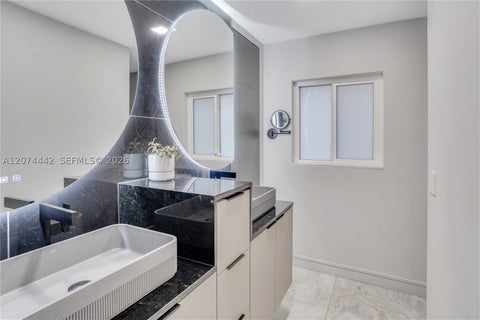 Tiny photo for 2225 NE 16th Ave, Wilton Manors, FL 33305 (MLS # A12074442)