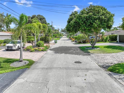 Tiny photo for 2225 NE 16th Ave, Wilton Manors, FL 33305 (MLS # A12074442)