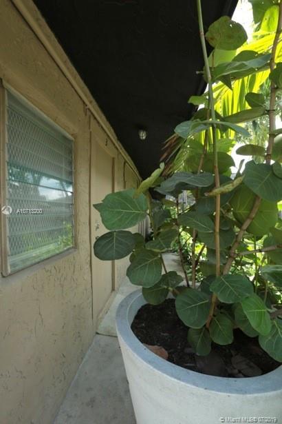 25 53 41 MARKS SUB - Residential Lease